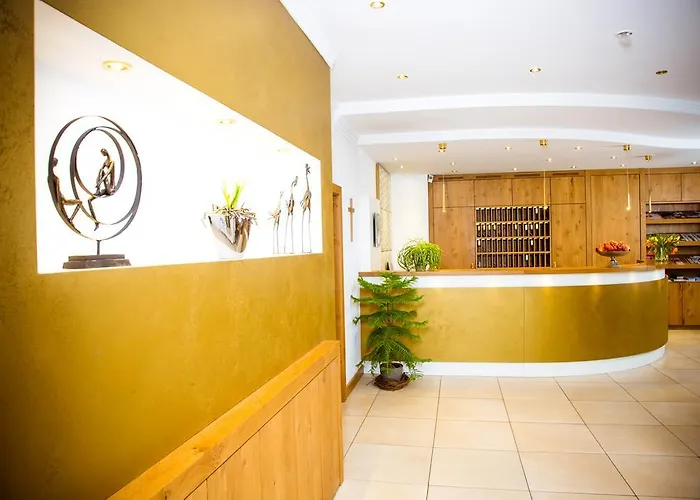Konradshof 3*